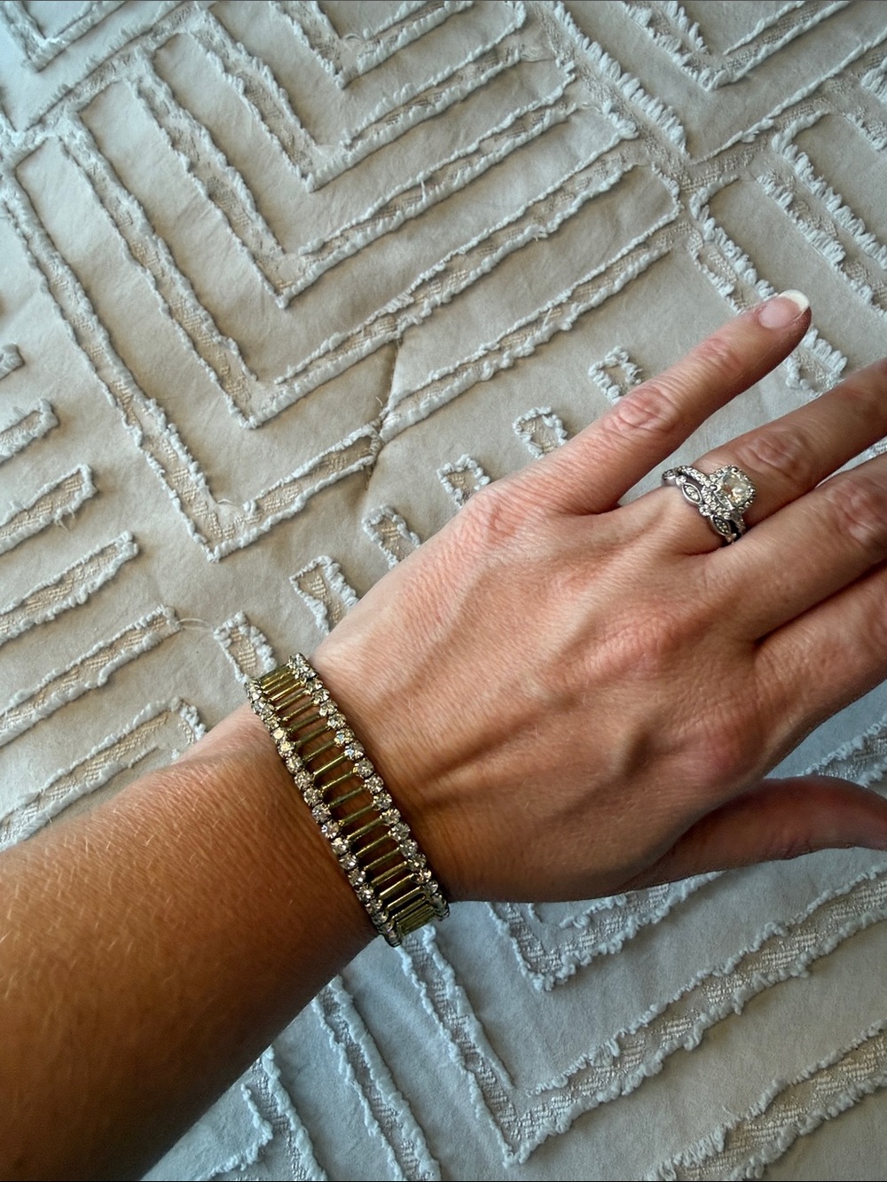 Faux Gold & Crystal Stretch Bracelet